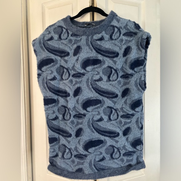 Zara Jacquard Blue Fuzzy Eyelash Knit Sweater
Vest size medium - Picture 2 of 5
